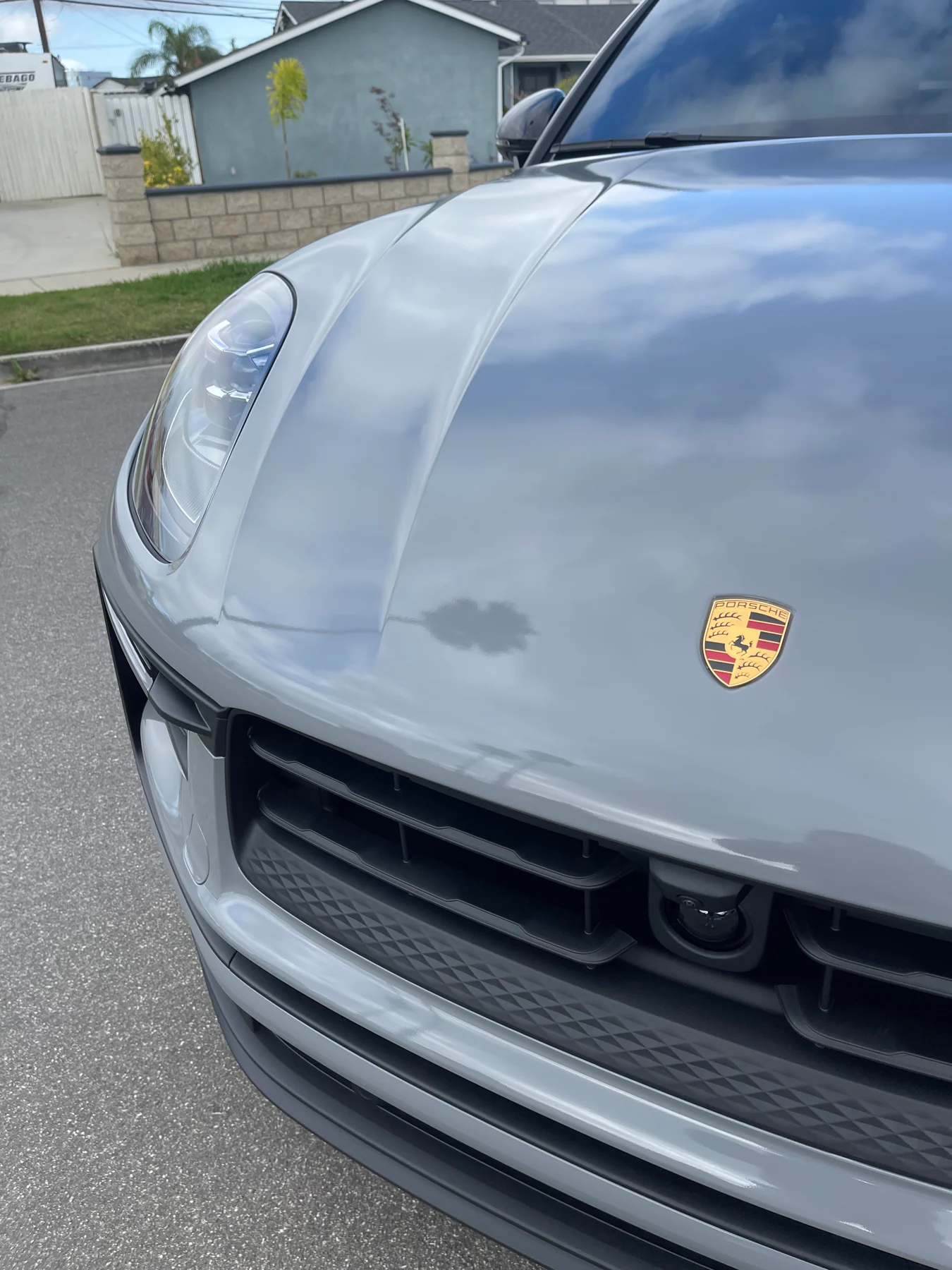 Porsche hood and paint detail from Apex Wraps’ portfolio