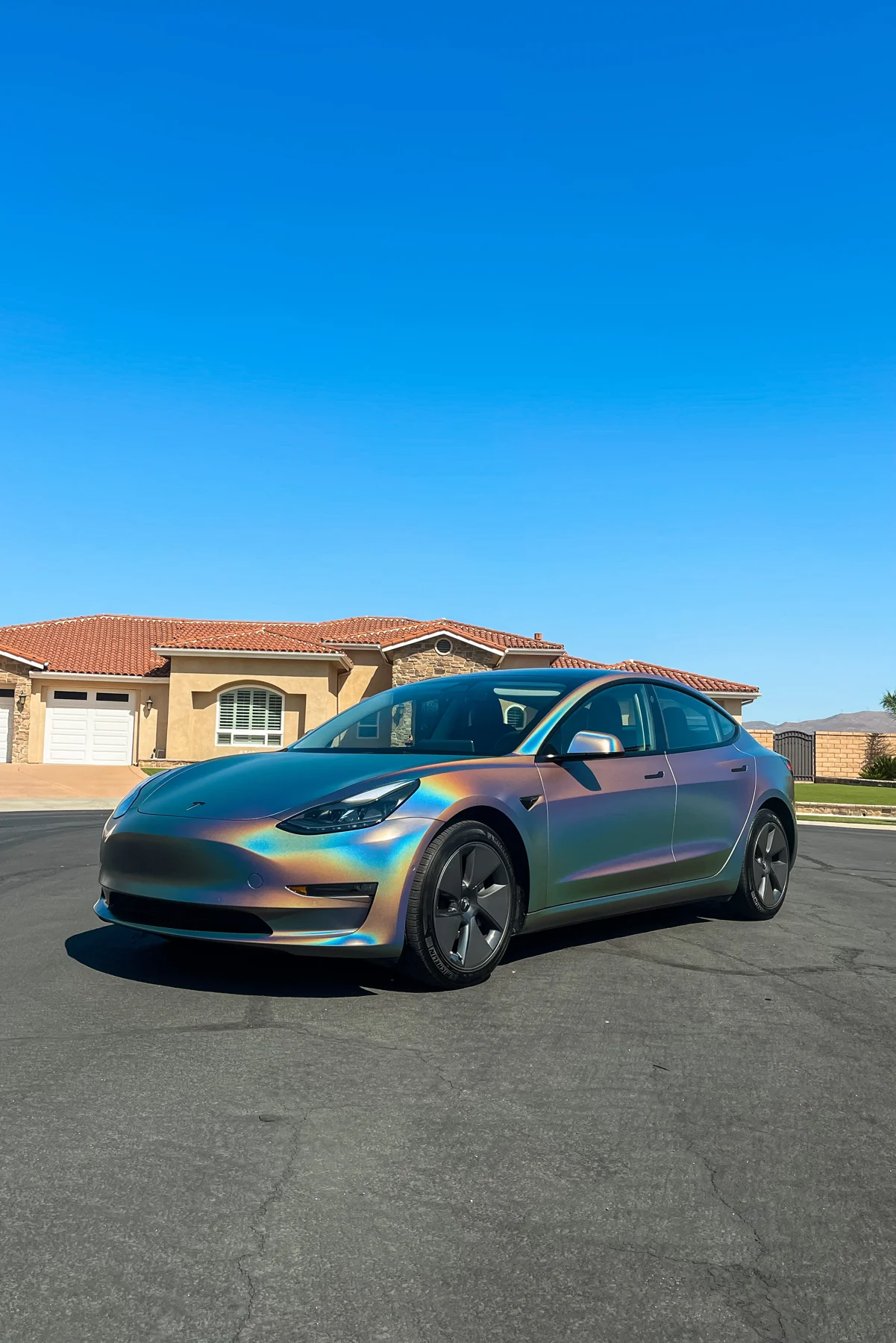 Color-shifting Tesla from the Apex Wraps portfolio